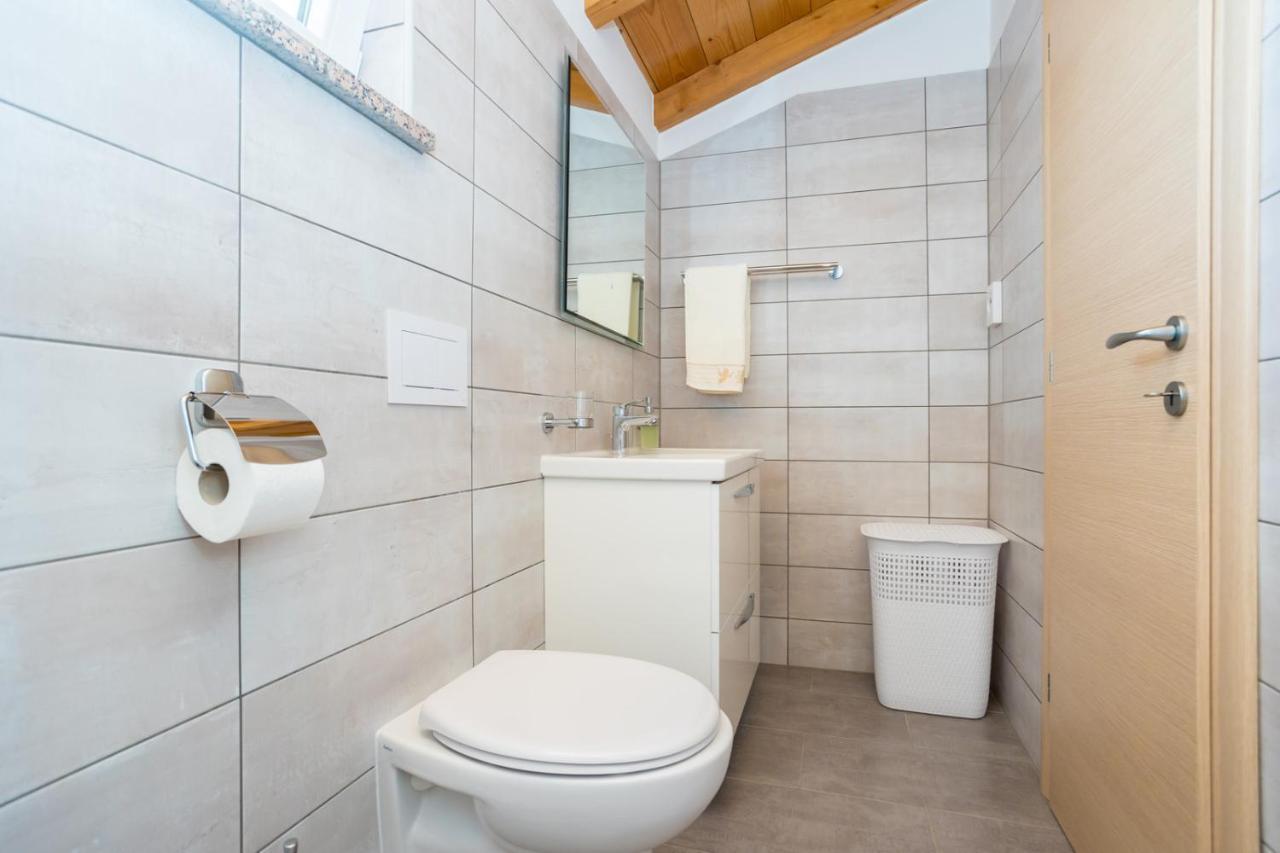Holiday House Toici Nenadici  Luaran gambar